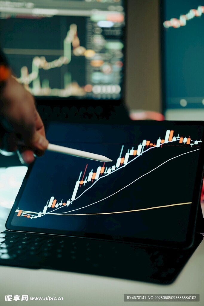 手指指向上升的金融图表