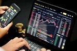 金融交易场景中的操作瞬间
