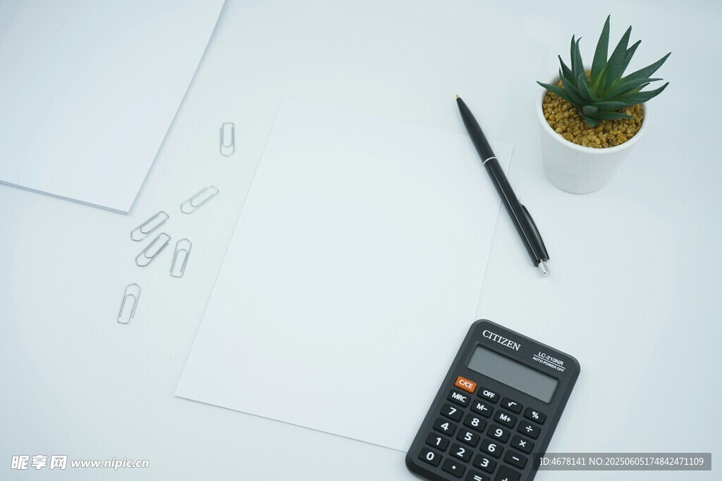 办公桌面文具绿植计算器