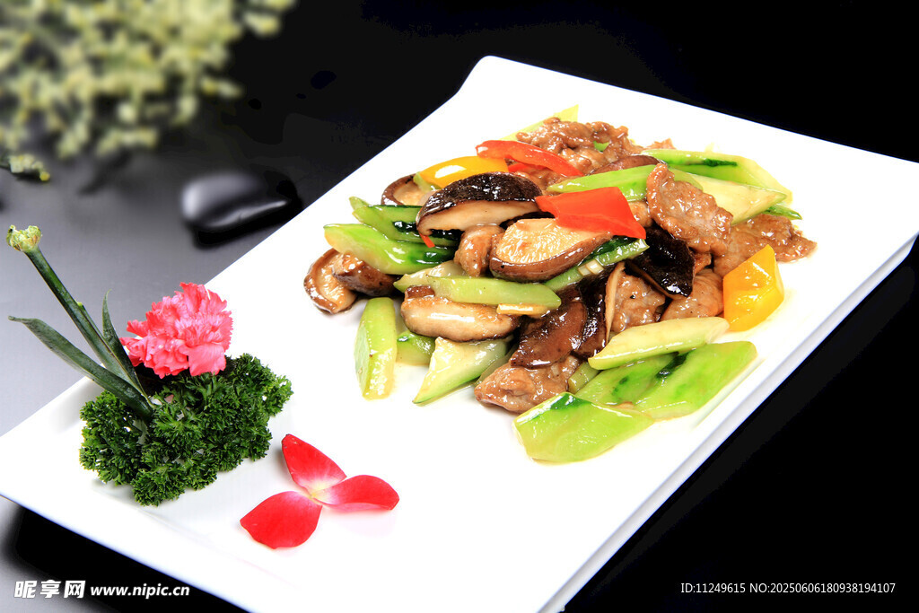 丝瓜冬菇炒牛肉