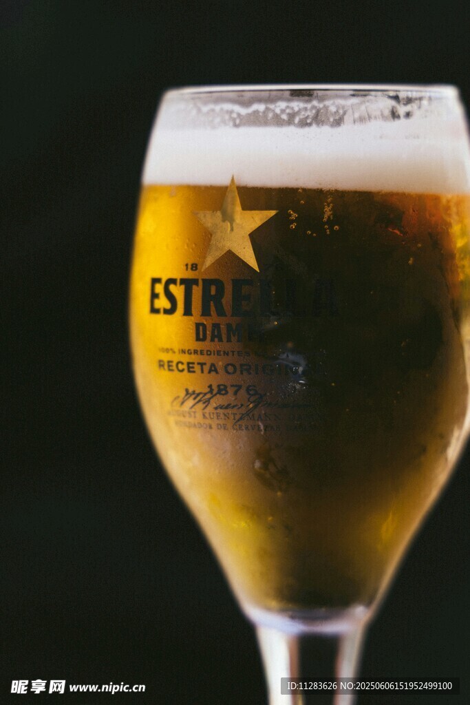 星琥啤酒玻璃杯特写