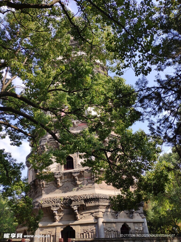 云岩寺塔