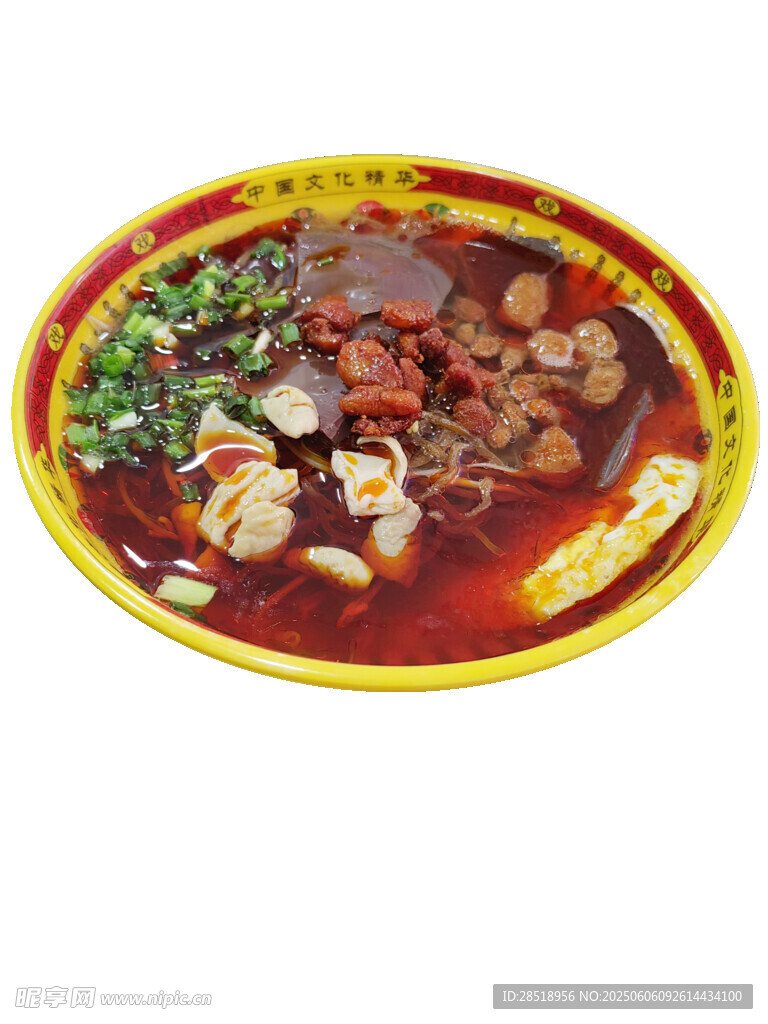 美味丰盛的特色冒菜拼盘肠旺面