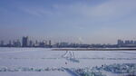 冬日雪地城市远景