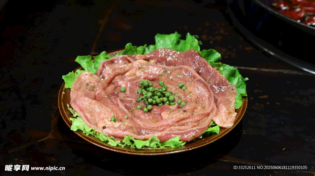 鲜嫩牛舌