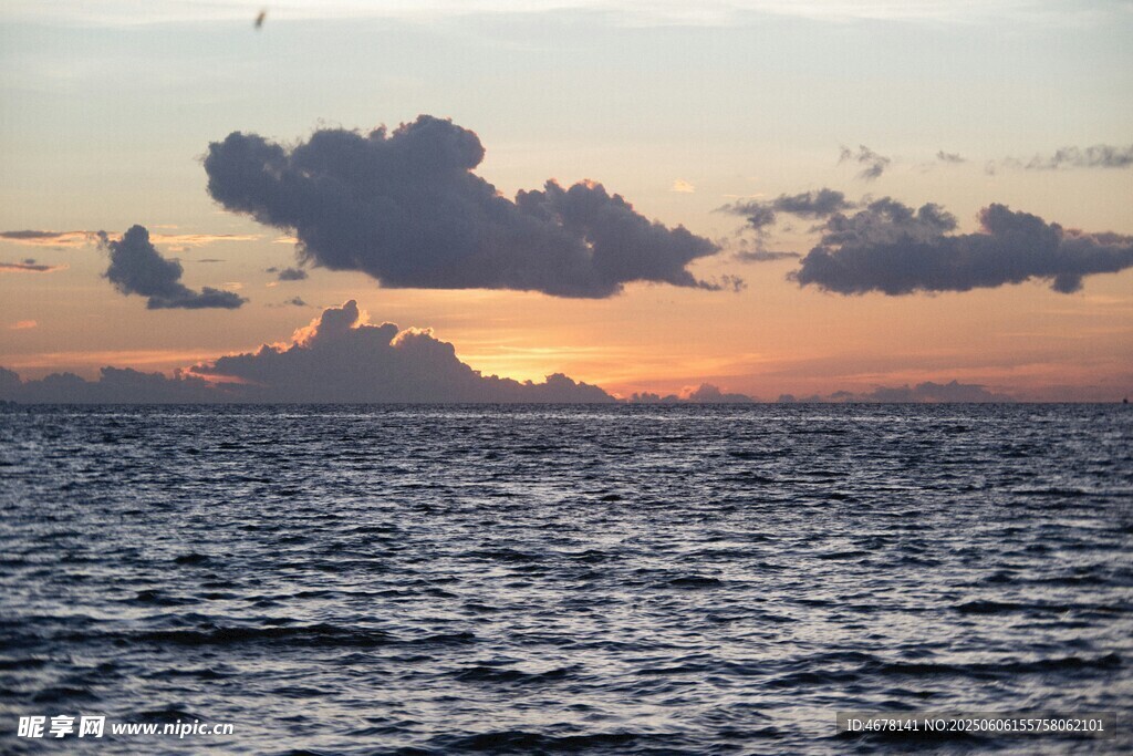 海上日落美景