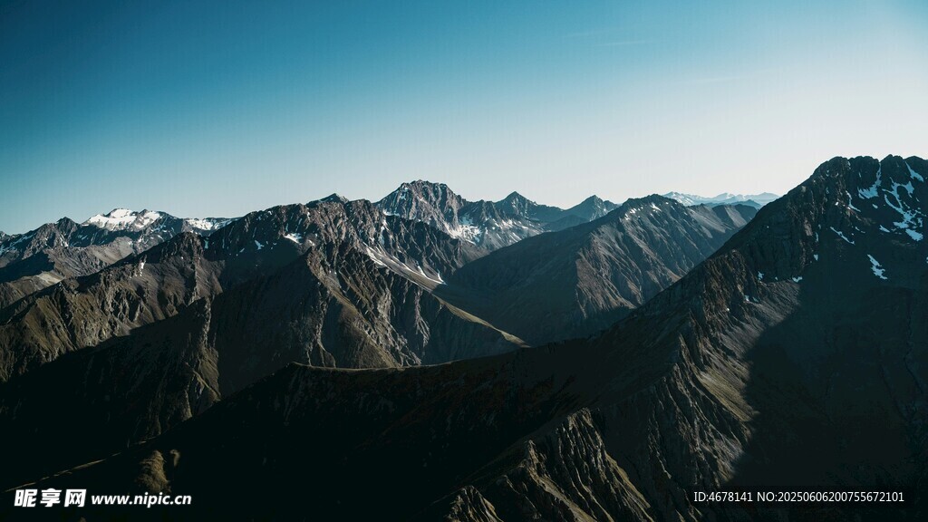 壮丽群山风景