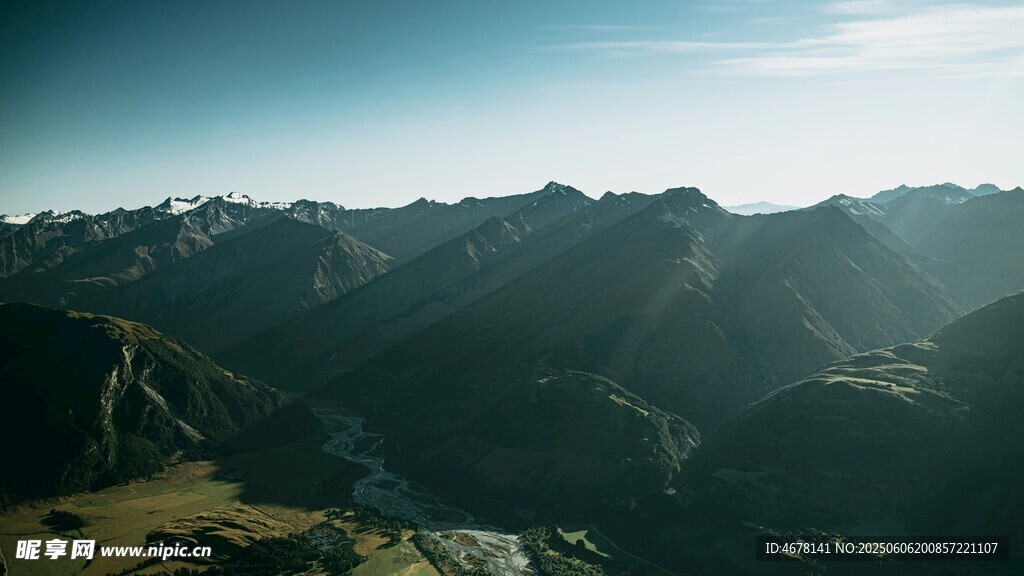壮丽山峦美景