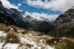 雪山山谷美景