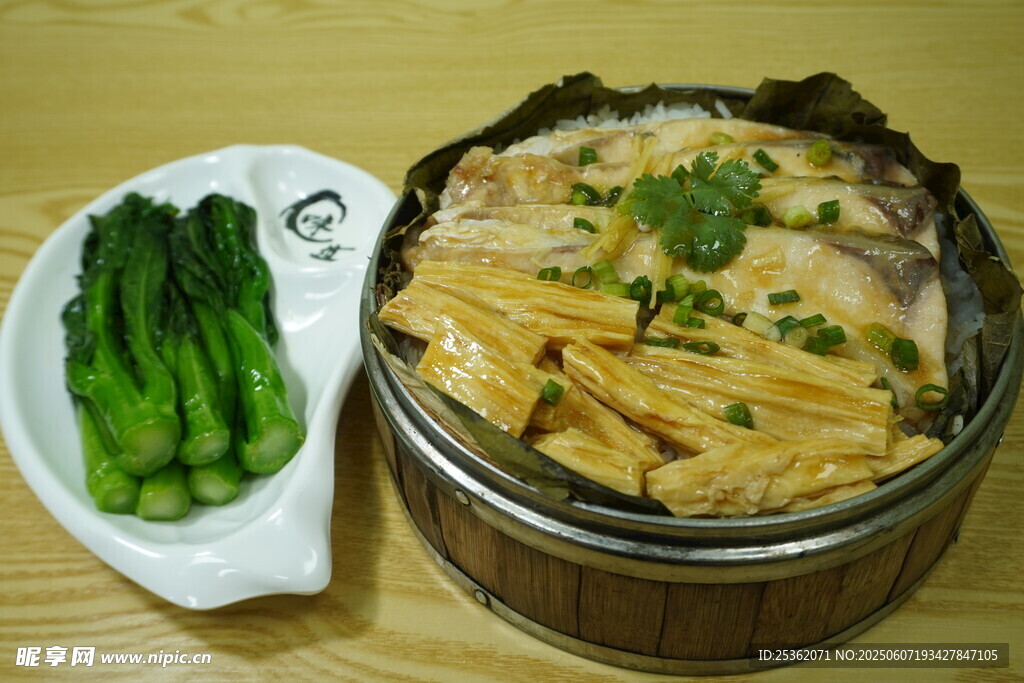 荷香支竹鱼腩蒸饭