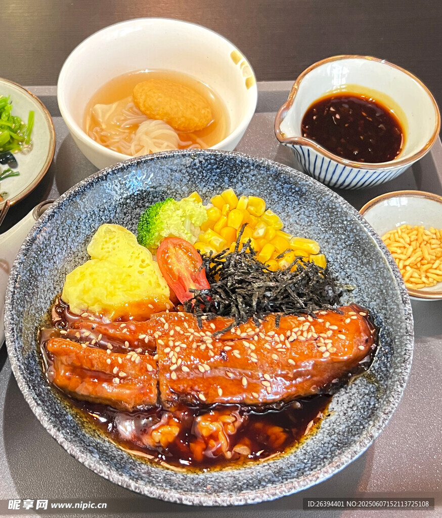 日式鳗鱼饭
