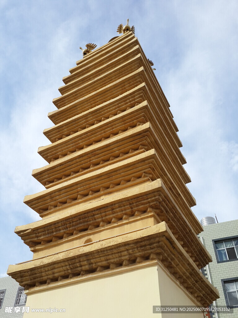 古朴多层古塔