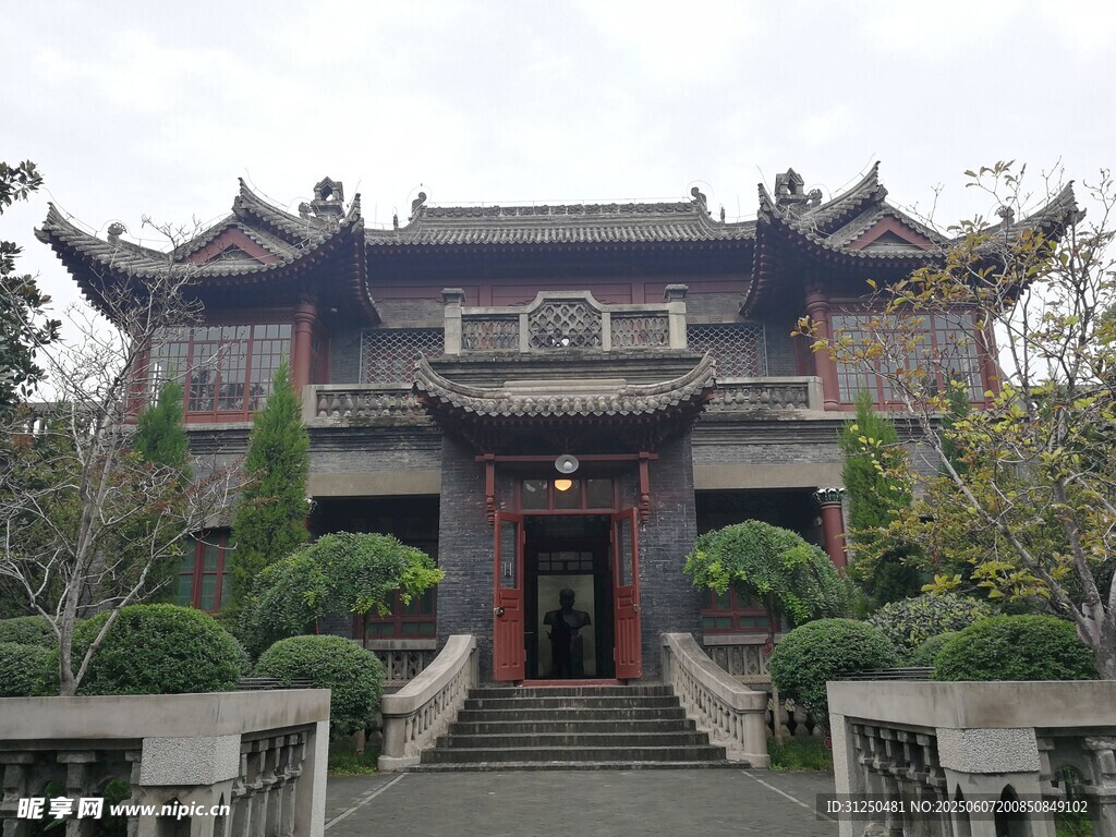 中式古建筑庙宇外观