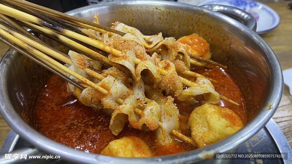 涮肚 热气腾腾的火锅食材
