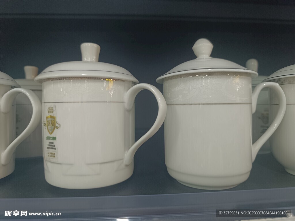 白瓷杯