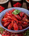 美味小龙虾诱人上桌