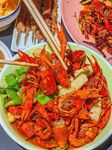 美味小龙虾诱人上桌