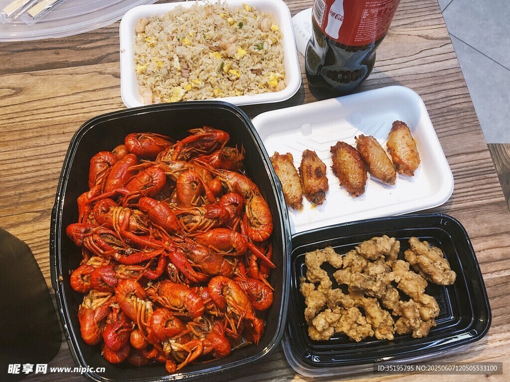 多样美味餐食组合
