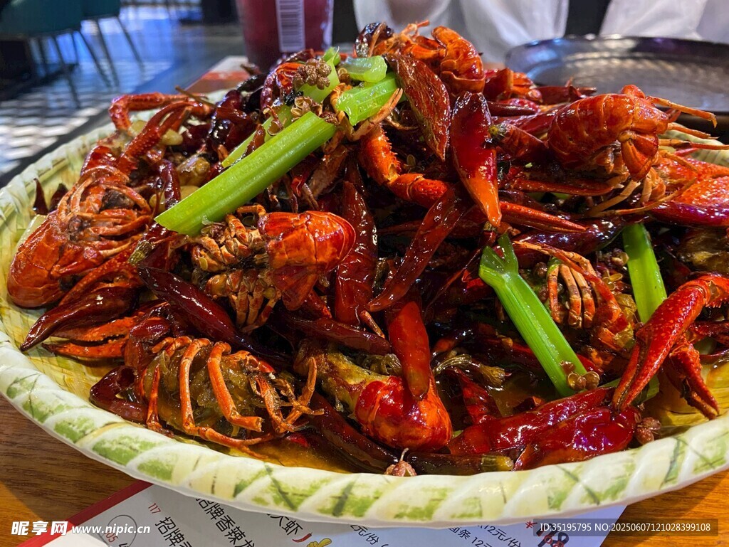 香辣小龙虾诱人美食