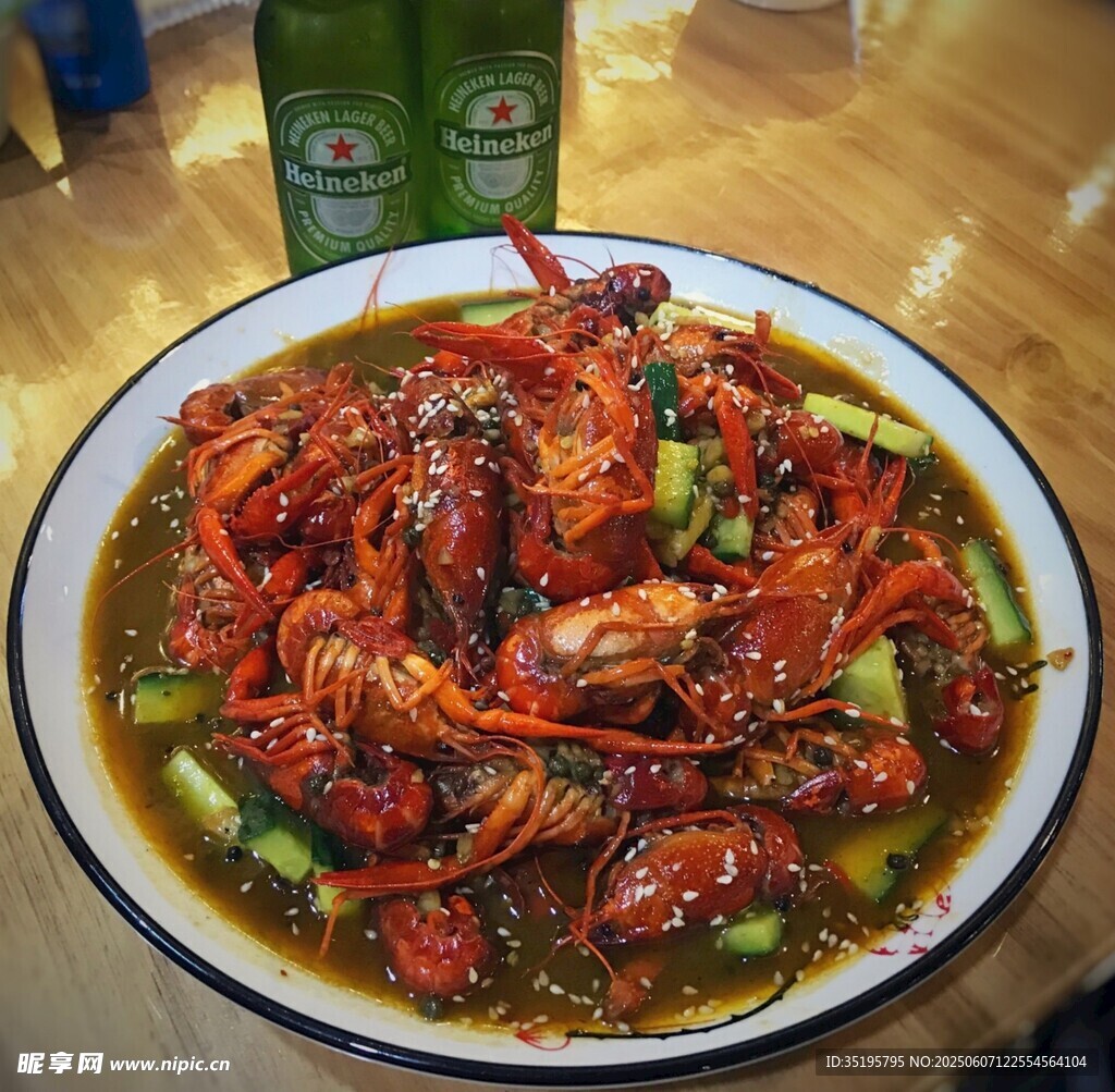 香辣小龙虾诱人美食
