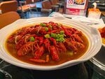 美味小龙虾诱人上桌