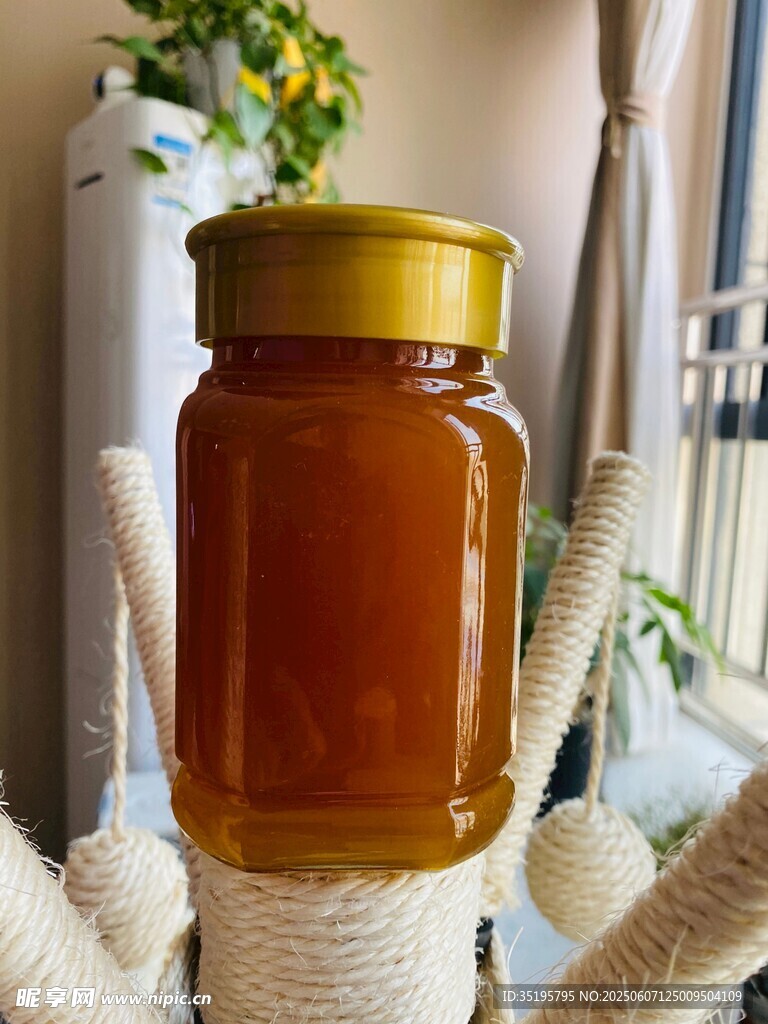 罐装蜂蜜展示