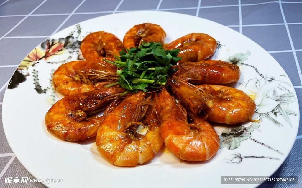 美味大虾摆盘精致