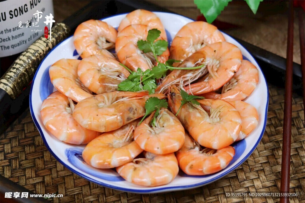 美味白灼虾摆盘精致