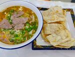 牛肉汤配饼 美味早餐