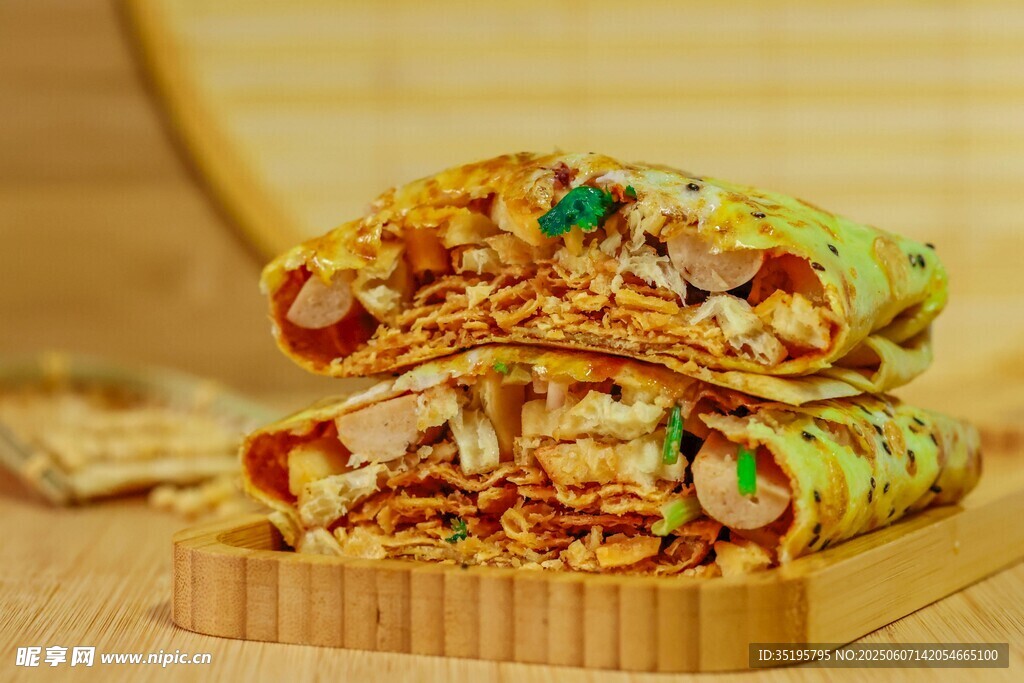 美味煎饼果子堆叠展示