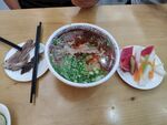 美味面食搭配多样小菜