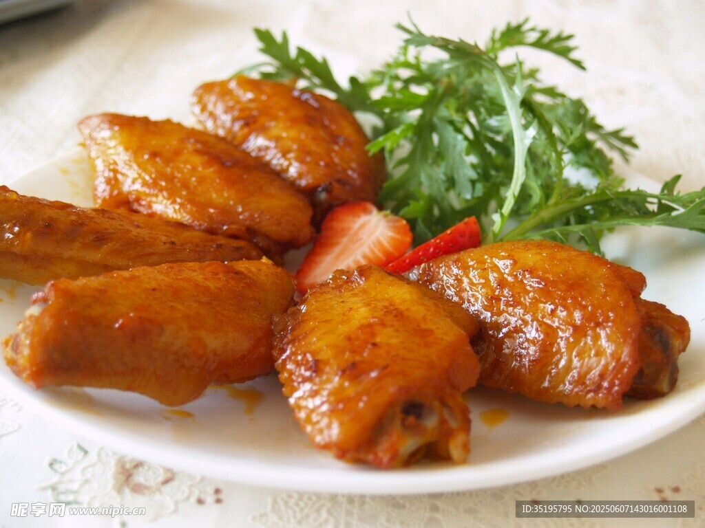 美味烤鸡翅摆盘精致