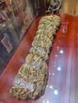 精美木雕龙形摆件展示