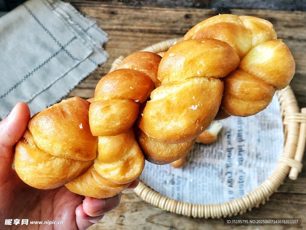 美味手工编织面包