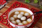 碗中美味汤圆待品尝
