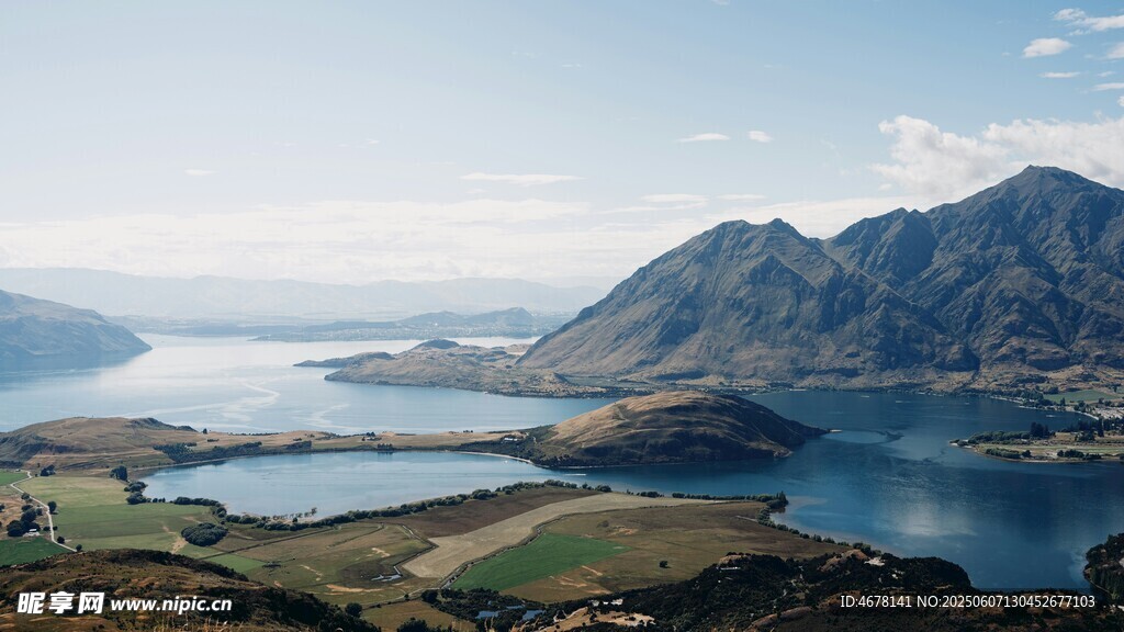 壮丽山水湖景风光图