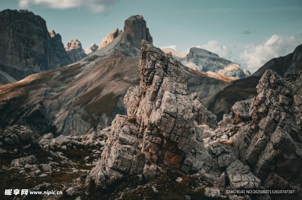 壮丽巍峨的高山景观