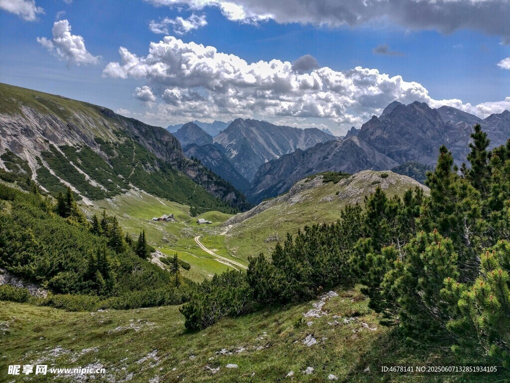 山间绿野美景