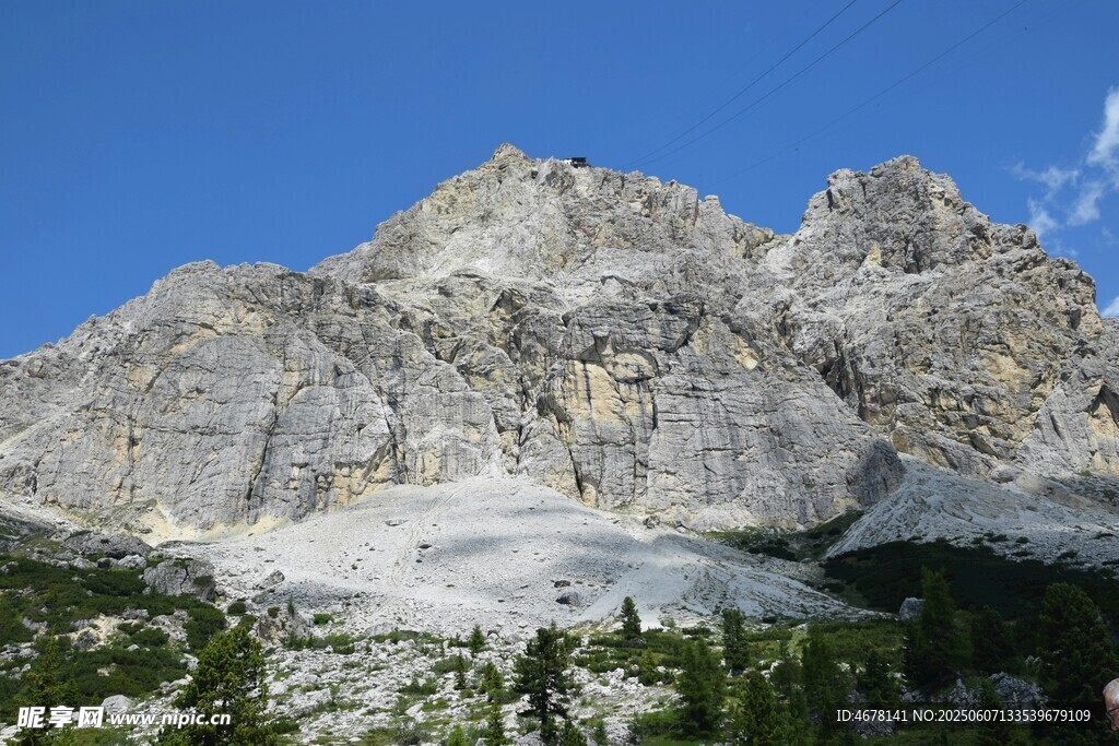 巍峨壮丽的高山景观