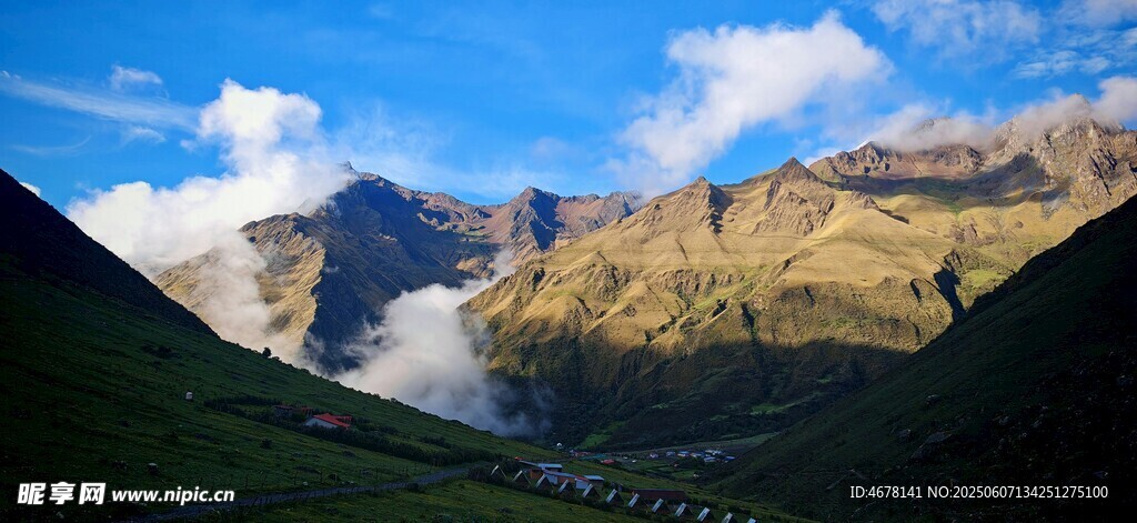 山间云海壮丽自然景观