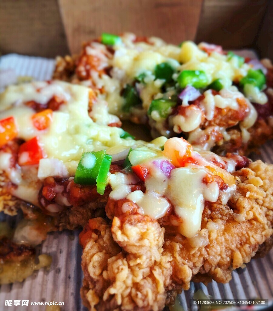 美味多彩炸鸡披萨