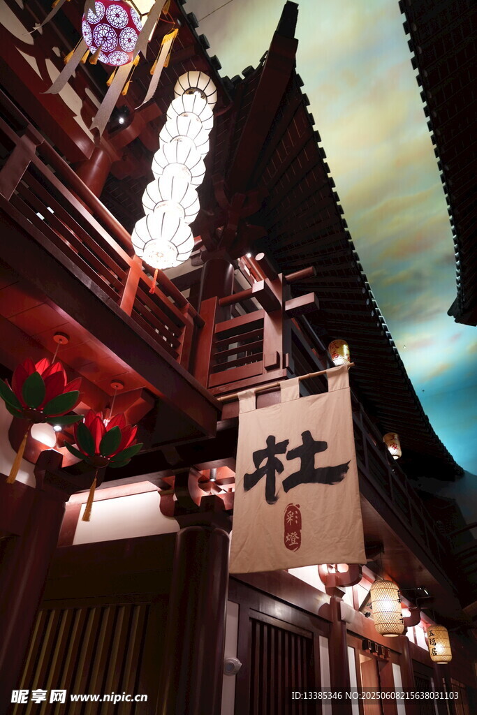大运河博古街夜景中式建筑韵味浓