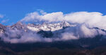 雪山云海壮丽美景