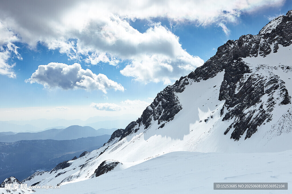 雪山壮丽风光