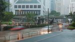城市雨中街道朦胧景象
