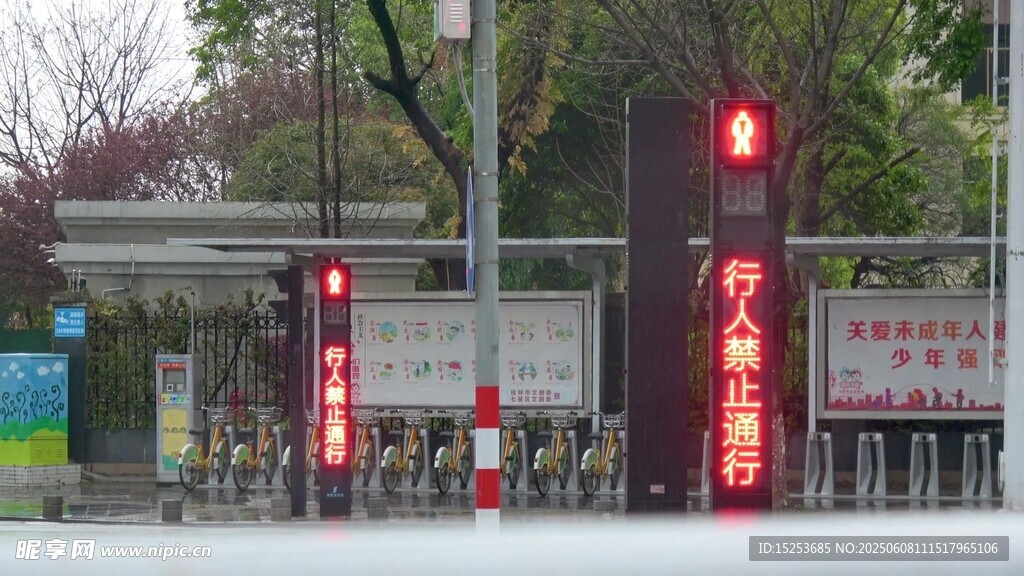 校园电动伸缩门