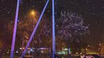 城市冬夜灯光雪景