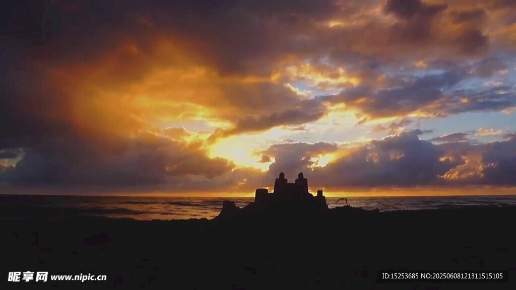夕阳下的城堡美景