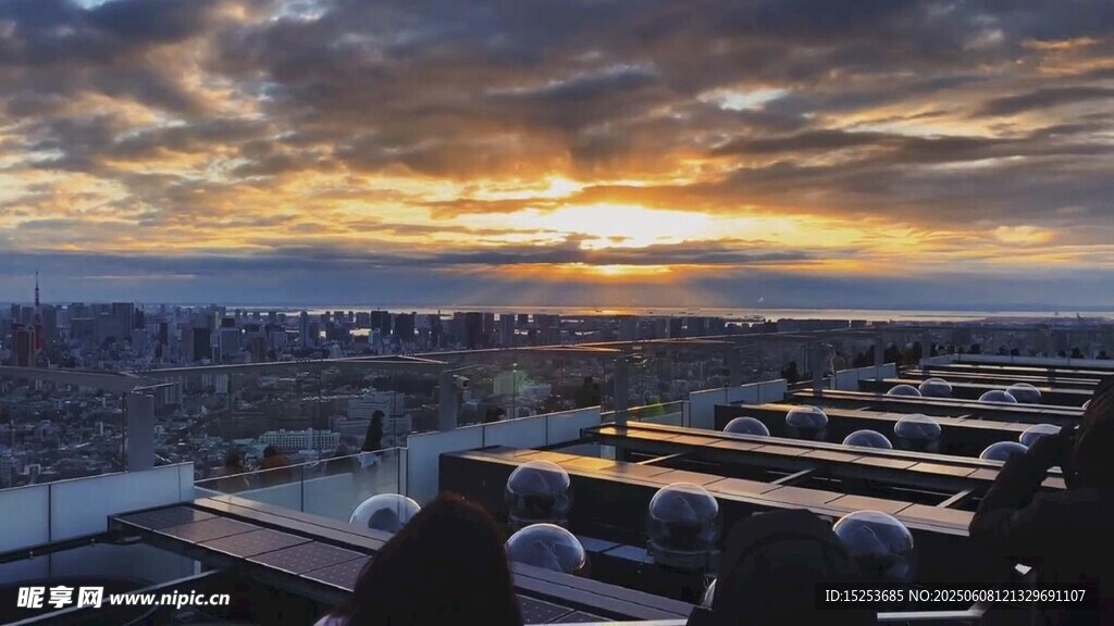 城市日落天际线美丽景观