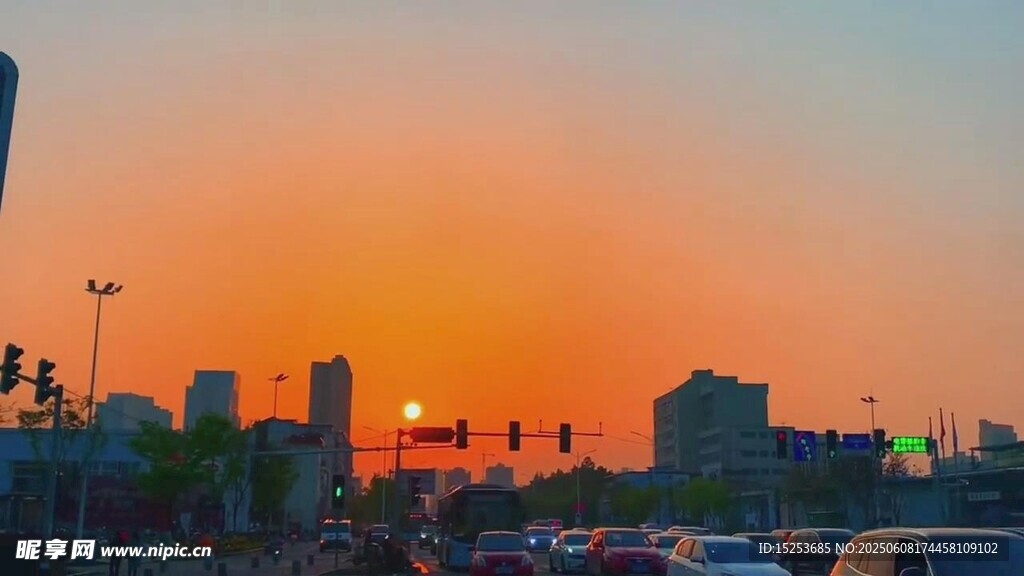 城市黄昏车流美景